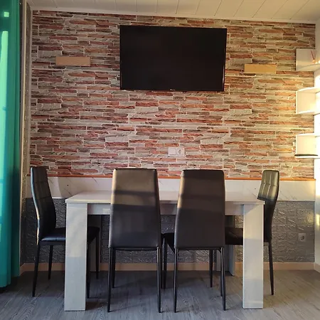 Estudio Atico Con Piscina 